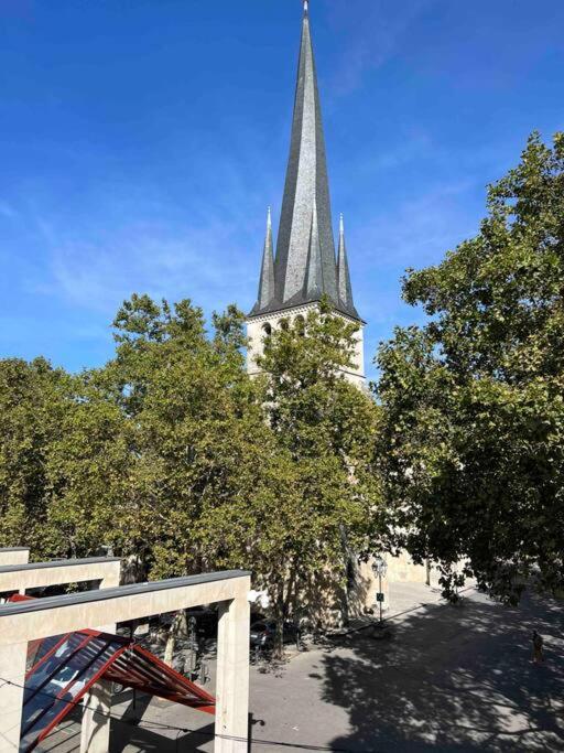 Appartement Lumineux: Central City Elegance with 3 Bedrooms Troyes Exterior photo