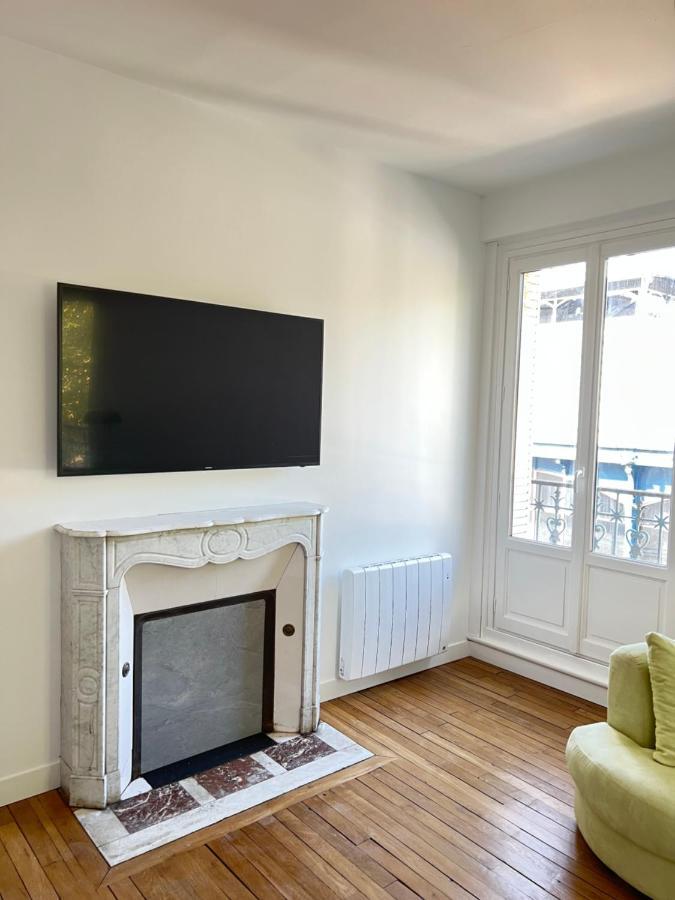 Appartement Lumineux: Central City Elegance with 3 Bedrooms Troyes Exterior photo