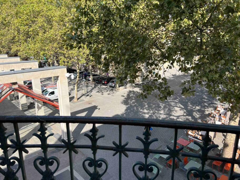 Appartement Lumineux: Central City Elegance with 3 Bedrooms Troyes Exterior photo