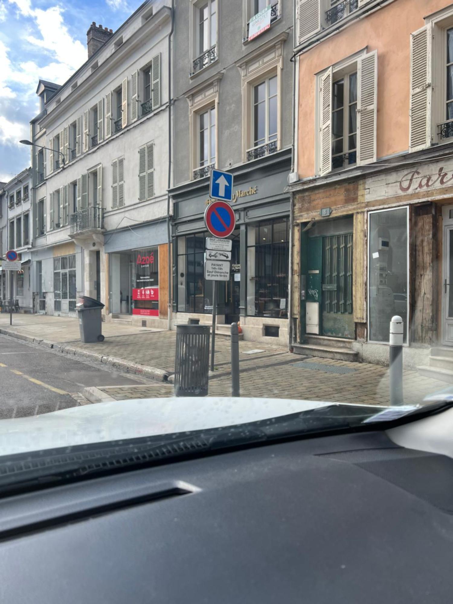 Appartement Lumineux: Central City Elegance with 3 Bedrooms Troyes Exterior photo