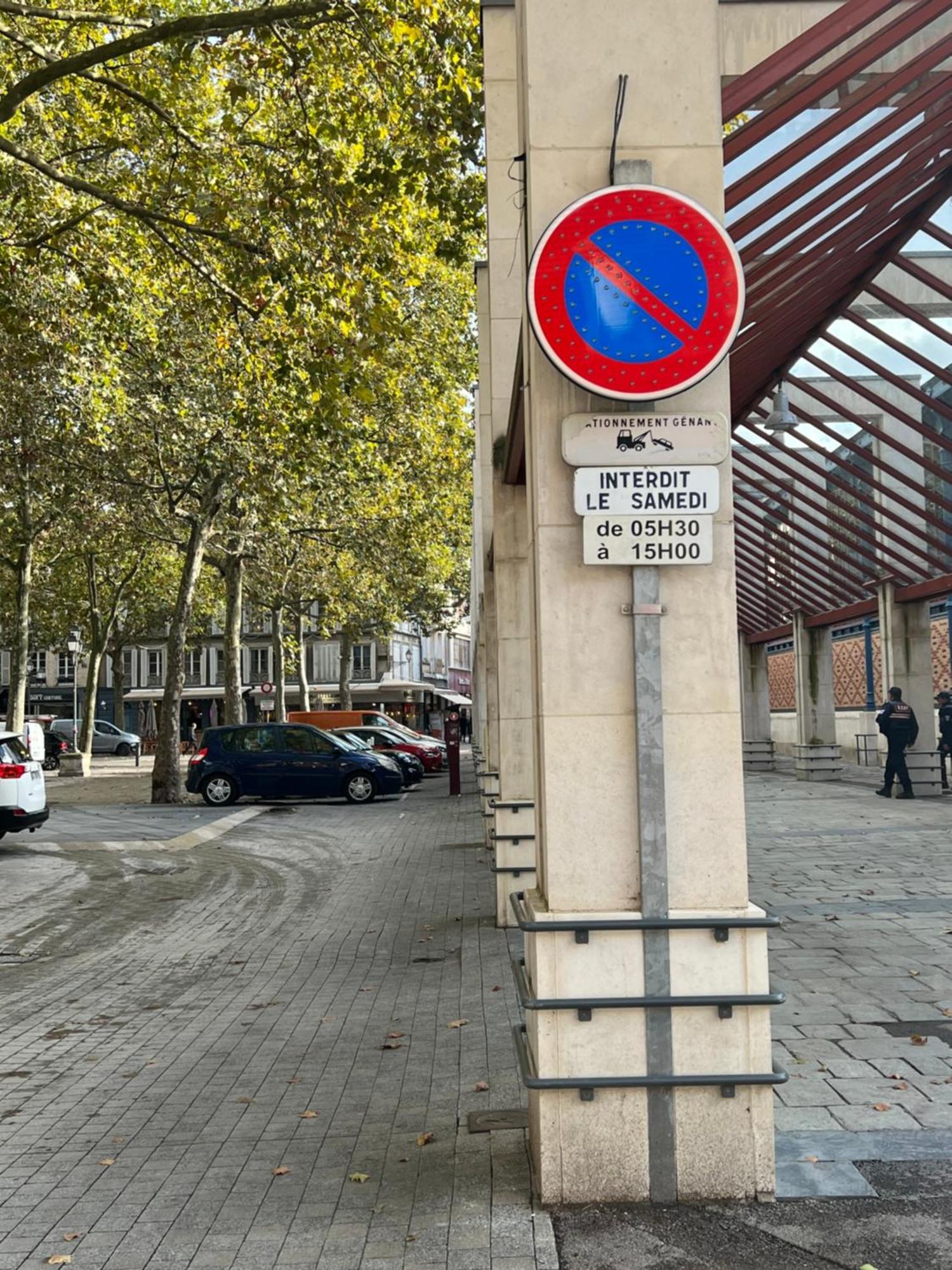 Appartement Lumineux: Central City Elegance with 3 Bedrooms Troyes Exterior photo